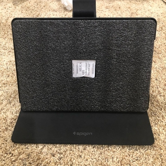Spigen iPad Air 3 2020 Case / Stand Folio / NWOB/ Black - Picture 7 of 16